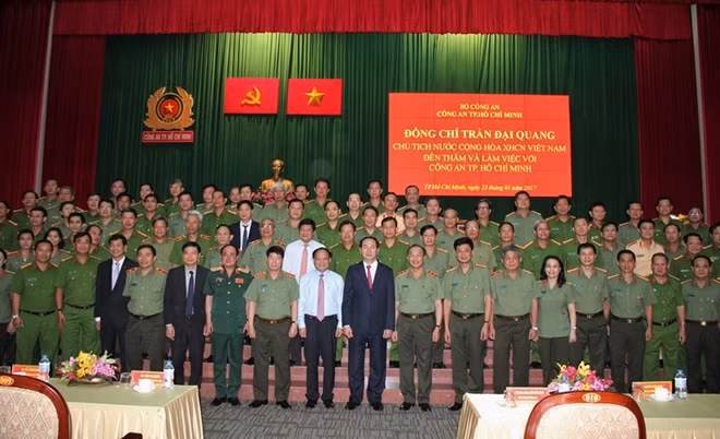 Chủ tịch nước Trần Đại Quang với các đại biểu