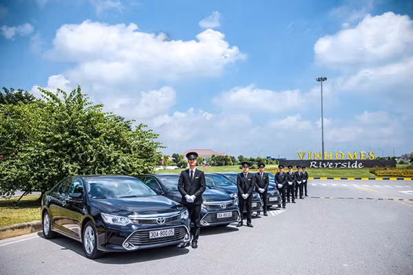 Dịch vụ xe cao cấp Premium Butler Transport tại Vinhomes Riverside đã chính thức phục vụ khách hàng.