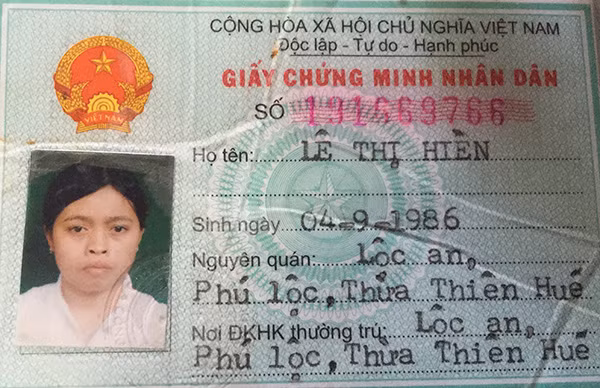 CMND của chị Hiền được anh Phong trưng ra để xác định nạn nhân chết cháy là vợ mình.