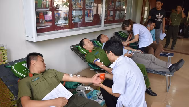 Hoạt động hiến máu tình nguyện của lực lượng Công an thể hiện tính nhân văn sâu sắc.