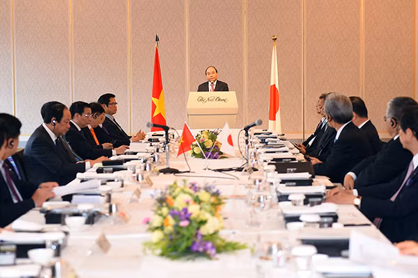 Thủ tướng Nguyễn Xuân Phúc tiếp, làm việc với Chủ tịch Liên đoàn kinh tế Nhật Bản (Keidanren) và Chủ tịch các Tập đoàn lớn thành viên Keidanren.