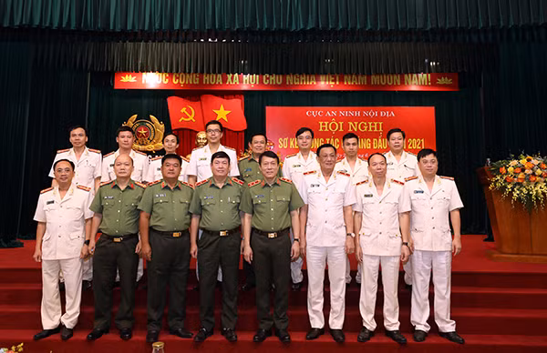 Thứ trưởng Lương Tam Quang và các đại biểu dự Hội nghị Thứ trưởng Lương Tam Quang và các đại biểu dự Hội nghị