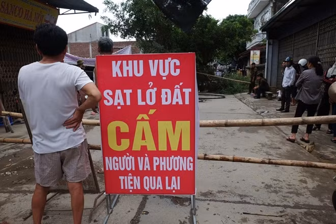 Biển cấm được chính quyền địa phương dựng lên ngay sau khi vụ việc xảy ra.