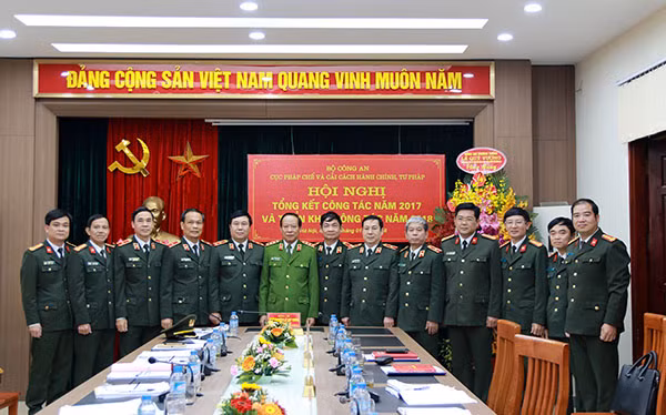 Thứ trưởng Lê Quý Vương và các đại biểu tham dự hội nghị
