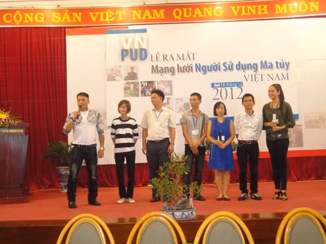 Một buổi ra mắt mạng lưới Người sử dụng Ma Tuý.
