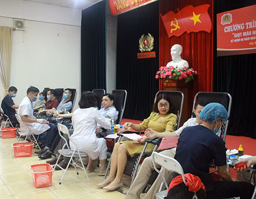 CBCS Cục Ngoại tuyến hiến máu tình nguyện.