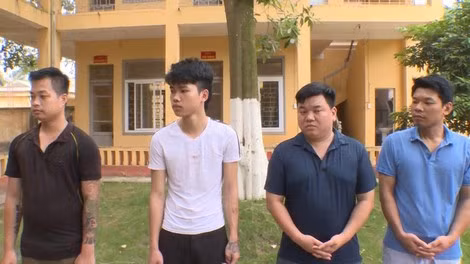 Các đối tượng đánh bạc ở Hưng Yên bị bắt giữ.