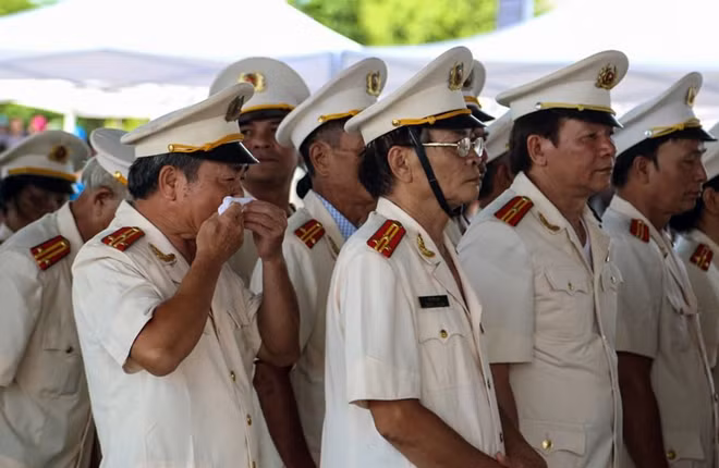 Nước mắt nghẹn ngào tiễn đưa Chủ tịch nước Trần Đại Quang