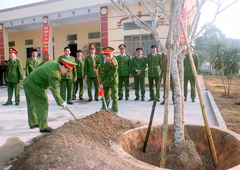 “Tết trồng cây” tại Trại giam Tân Lập.