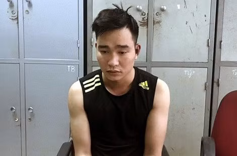Đối tượng Nguyễn Như Mạnh chuyên lên mạng tán tỉnh các cô gái rồi trộm cắp tài sản của họ.