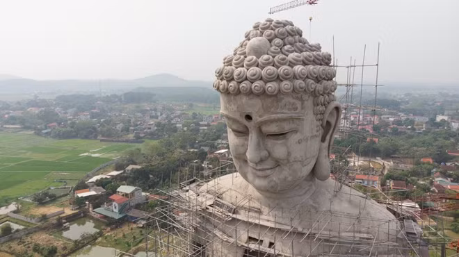Vào năm 2015, được sự đồng ý các cấp chính quyền và sự ủng hộ từ các phật tử khắp bốn phương, chùa Khai Nguyên đã khởi công tượng Phật A Di Đà vì hòa bình thế giới nguyện cầu quốc thái dân an thế giới hòa bình.