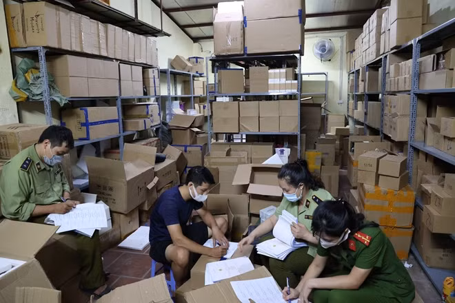 Công tác chống buôn lậu, gian lận thương mại và hàng giả cần có những giải pháp quyết liệt hơn.