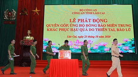 Bắt 3 đối tượng vận chuyển 40 bánh heroin trong thùng xe tải ảnh 9