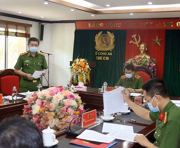 Trung tướng Lê Minh Hùng báo cáo tình hình công tác