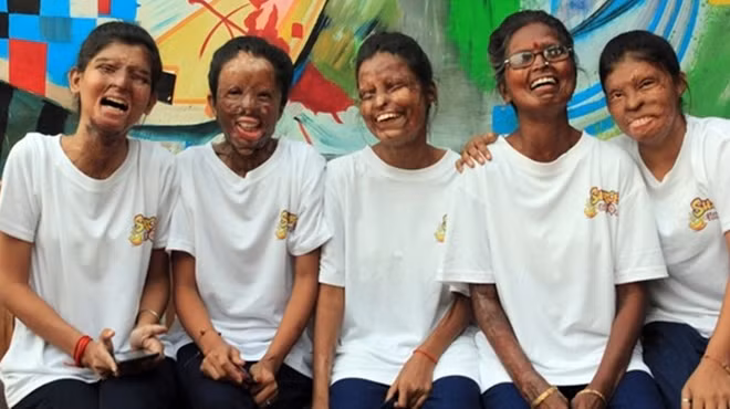Ritu Saini, Chanchal Kumari, Neeta Mahor, Gita Mahor và Rupa.