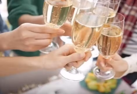Bước chân vào nghề này, nhiều cô gái đã phải trả giá rất đắt.