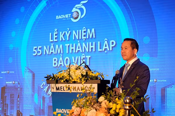 Chủ tịch Tập đoàn Bảo Việt.