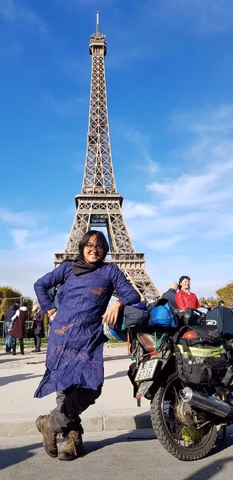 Dừng chân ở Paris.