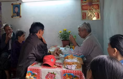 Nhiều điểm hành nghề xem bói, coi gia sự kiêm xem giò gà vẫn tồn tại rất nhiều tại Quảng Nam.