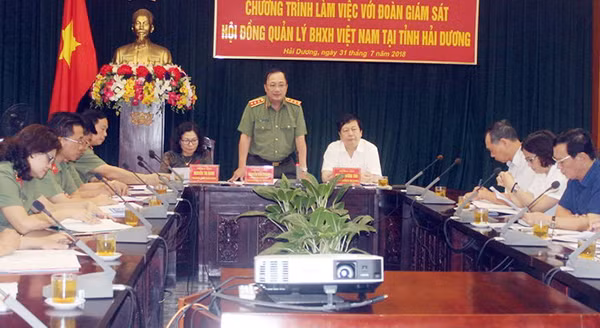 Thứ trưởng Nguyễn Văn Thành làm việc với Đoàn Giám sát Hội đồng Quản lý Quỹ BHXH Việt Nam tại tỉnh Hải Dương Thứ trưởng Nguyễn Văn Thành làm việc với Đoàn Giám sát Hội đồng Quản lý Quỹ BHXH Việt Nam tại tỉnh Hải Dương