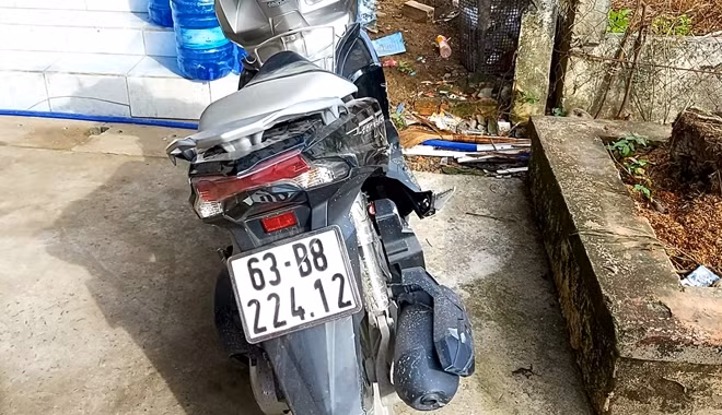 Phương tiện bị cơ quan chức năng tạm giữ.