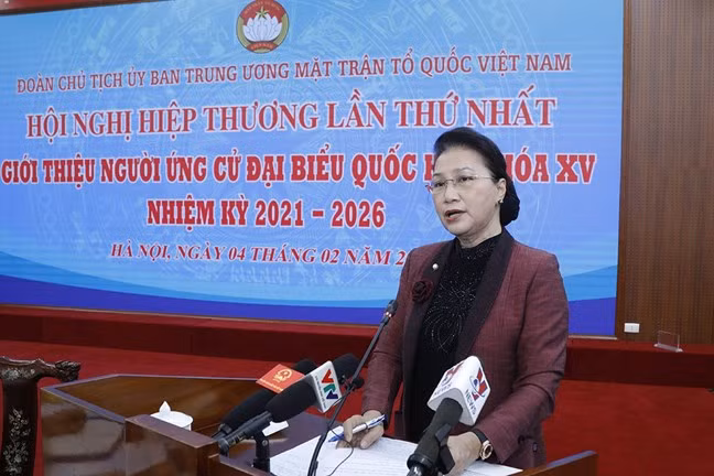 Chủ tịch Quốc hội Nguyễn Thị Kim Ngân phát biểu tại hội nghị. Ảnh: mattran.org.vn