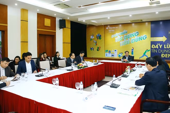 Các đại biểu dự cuộc tọa đàm.