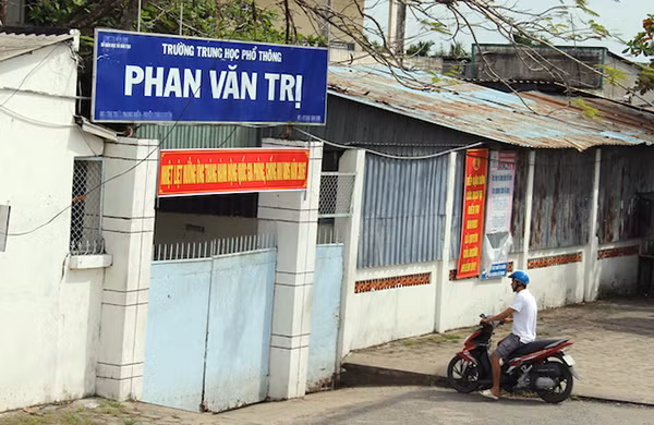 Trường THPT Phan Văn Trị.