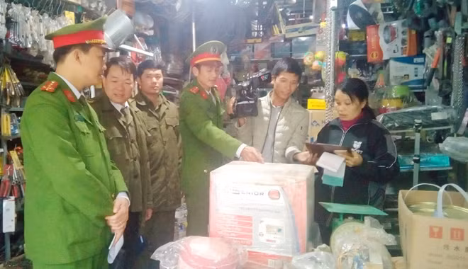 Lực lượng công an tuyên truyền, vận động nhân dân chấp hành tốt chủ trương, pháp luật của Nhà nước về pháo