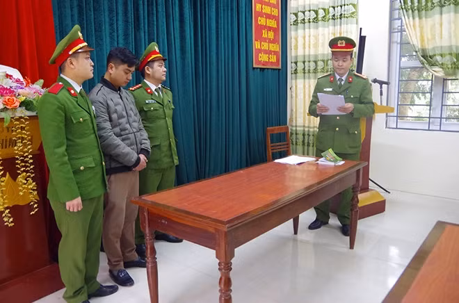 Cơ quan Cảnh sát điều tra đang đọc Lệnh bắt đối với Lệnh Thanh Thượng