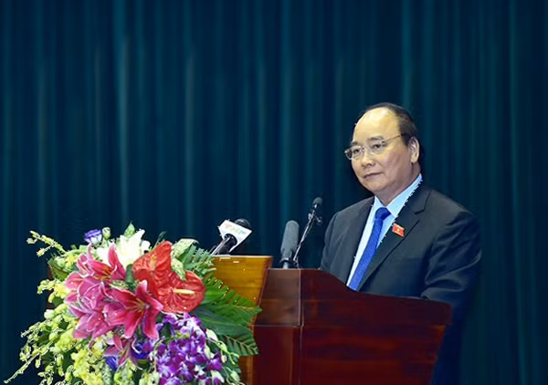Thủ tướng Nguyễn Xuân Phúc phát biểu trước cử tri Hải Phòng.