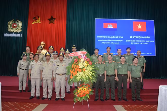 Nhiều hoạt động giao lưu thắm đượm nghĩa tình.