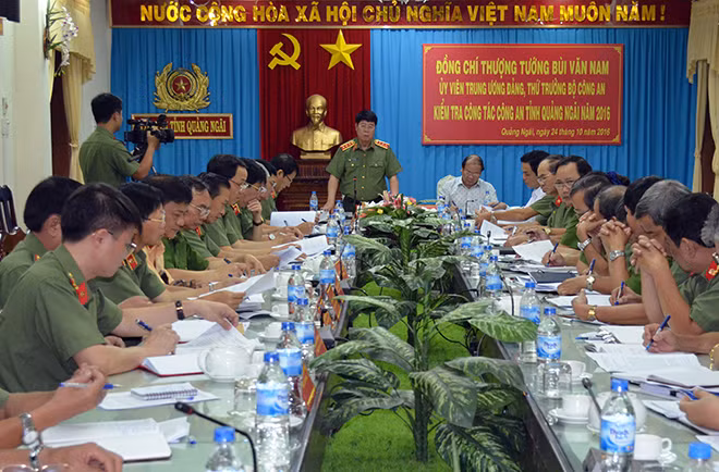 Thứ trưởng Bùi Văn Nam phát biểu chỉ đạo hội nghị.