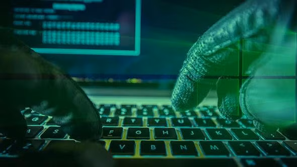 Europol cùng FBI và các công ty an ninh mạng đang ráo riết truy lùng thủ phạm phát tán mã độc WannaCrypt. Ảnh: AP