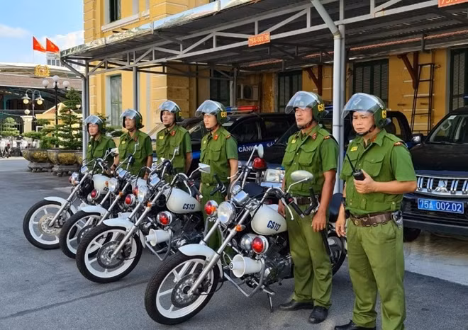 Lực lượng Cảnh sát 113 Công an tỉnh Thừa Thiên-Huế chuẩn bị lên đường làm nhiệm vụ đảm bảo ANTT địa bàn.