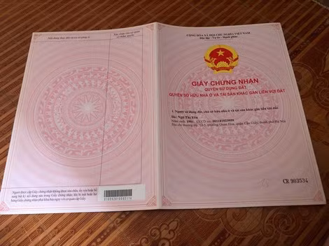Sổ đỏ được làm giả một cách tinh vi.