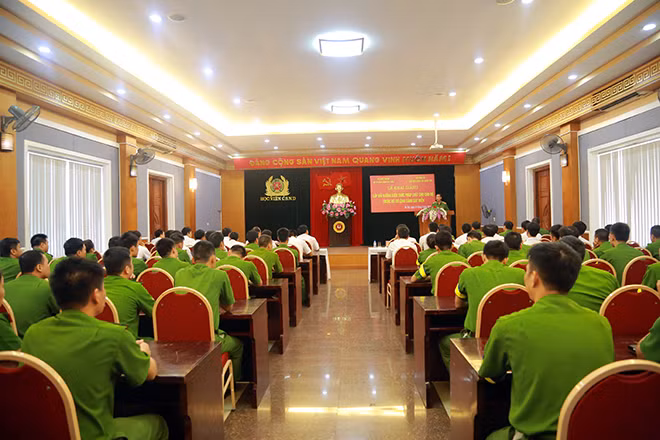 Toàn cảnh buổi lễ khai giảng.