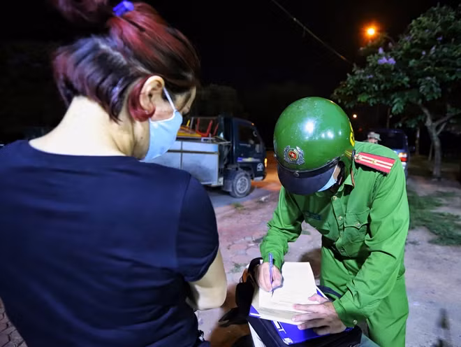 Vi phạm trên cũng đồng thời bị tổ công tác lập biên bản xử lý.