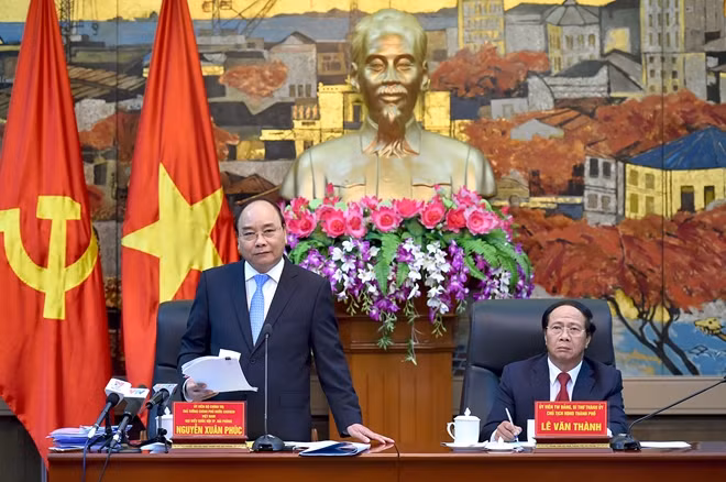 Thủ tướng Nguyễn Xuân Phúc phát biểu chỉ đạo tại buổi làm việc với Thành ủy TP. Hải Phòng về tình hình kinh tế-xã hội. Ảnh: VGP/Quang Hiếu