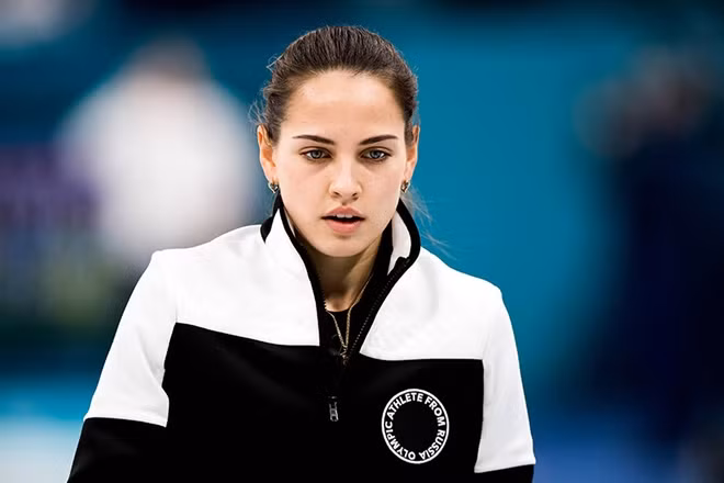 Anastasia Bryzgalova, cái tên vốn đã cực hot tại quê nhà nước Nga nhưng khi tới với Olympic mùa đông tại Pyeongchang 2018, vẻ đẹp của cô khiến không ít khán giả nao lòng, xao xuyến.