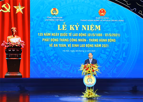 Chủ tịch nước Nguyễn Xuân Phúc phát biểu tại buổi lễ Chủ tịch nước Nguyễn Xuân Phúc phát biểu tại buổi lễ