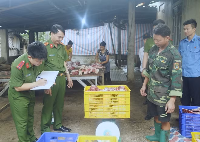 Học viện CSND thu mua 2 tấn thịt lợn/ngày.