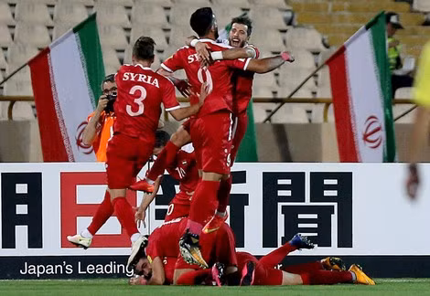 Syria gỡ hòa ở giây cuối cùng trong trận gặp Iran để giành vé dự vòng playoff World Cup 2018.