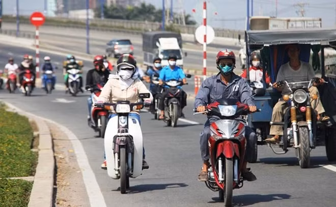 Cùng với mưa giông, khu vực Tây Nguyên và Nam Bộ cũng có nắng nóng đan xen.