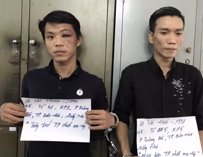 2 đối tượng Lê Chí Thanh và Lê Tấn Hiếu lúc mới bị bắt