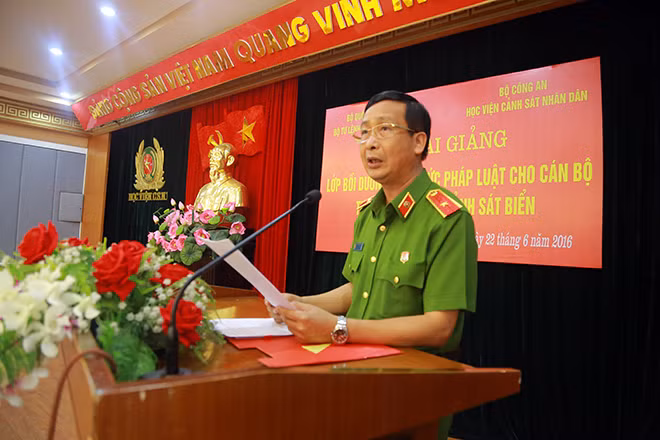 Đồng chí Thiếu tướng, GS.TS Nguyễn Văn Nhật - Phó Giám đốc Học viện CSND phát biểu tại buổi lễ