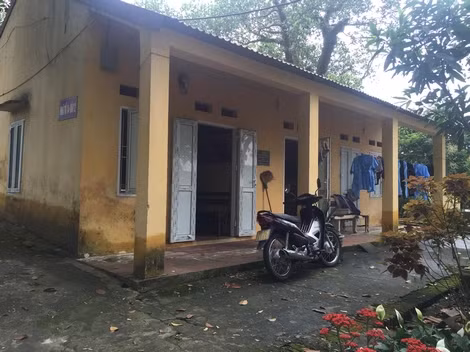 Gian nhà cấp 4 nơi bà Xuân làm việc.