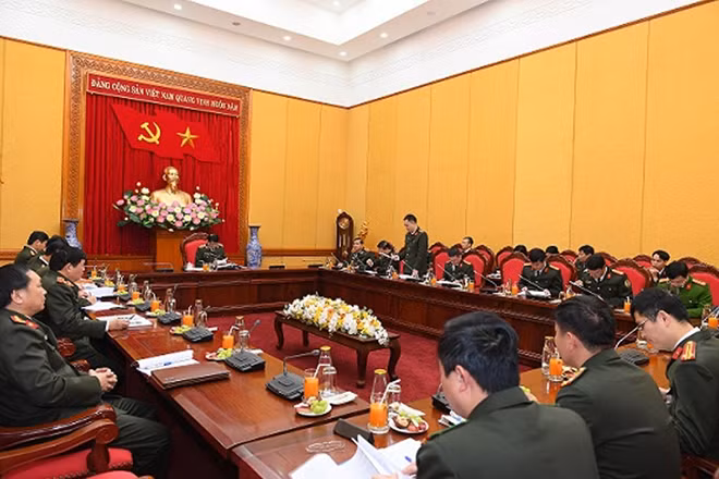 Thứ trưởng Lương Tam Quang, Trưởng Ban Chỉ đạo xây dựng Đề án chủ trì phiên họp.