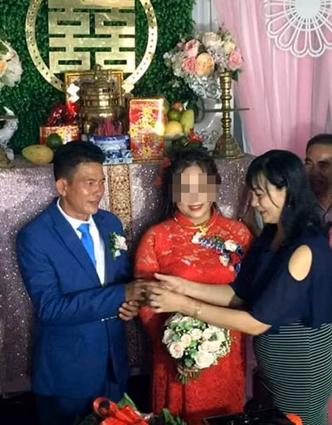 Giây phút hạnh phúc trong ngày cưới.