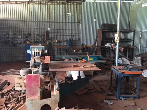 Đơn hàng không có, nhiều xưởng gỗ thường xuyên khoá cửa.